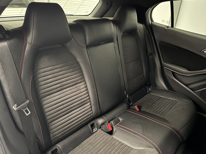 Mercedes-Benz GLA 2.1 GLA220d AMG Line (Premium) SUV 5dr Diesel 7G-DCT 4MATIC Euro 6 (s/s) (177 ps) - U591