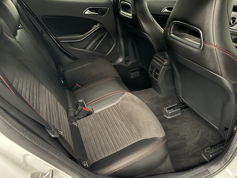 Mercedes-Benz GLA 2.1 GLA220d AMG Line (Premium) SUV 5dr Diesel 7G-DCT 4MATIC Euro 6 (s/s) (177 ps) - U591