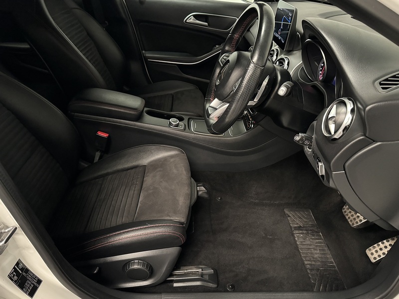 Mercedes-Benz GLA 2.1 GLA220d AMG Line (Premium) SUV 5dr Diesel 7G-DCT 4MATIC Euro 6 (s/s) (177 ps) - U591