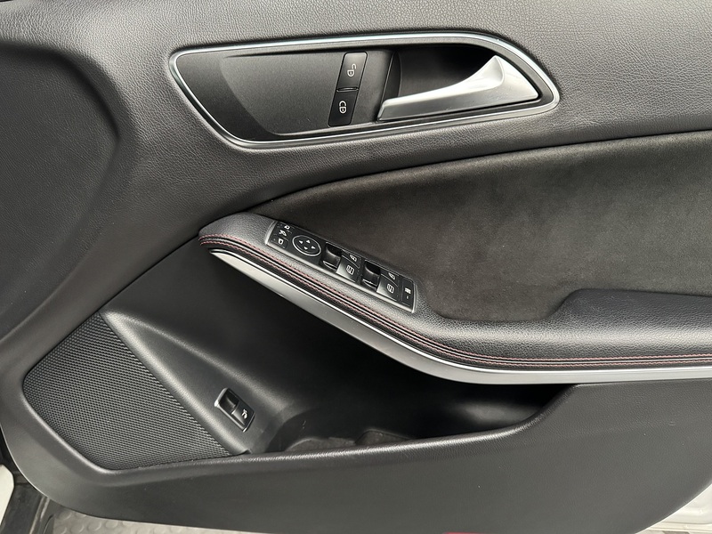 Mercedes-Benz GLA 2.1 GLA220d AMG Line (Premium) SUV 5dr Diesel 7G-DCT 4MATIC Euro 6 (s/s) (177 ps) - U591