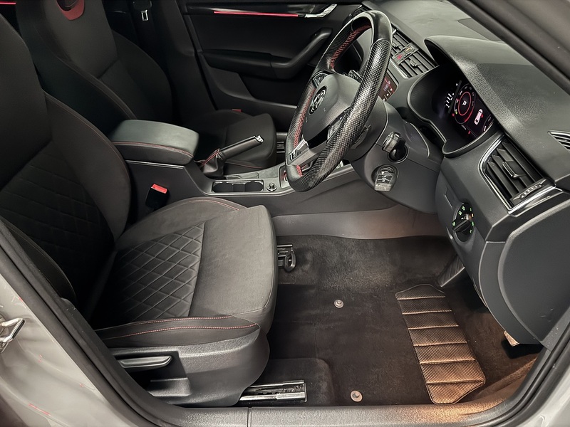 Skoda Octavia 2.0 TSI GPF vRS Estate 5dr Petrol DSG Euro 6 (s/s) (245 ps) - U617