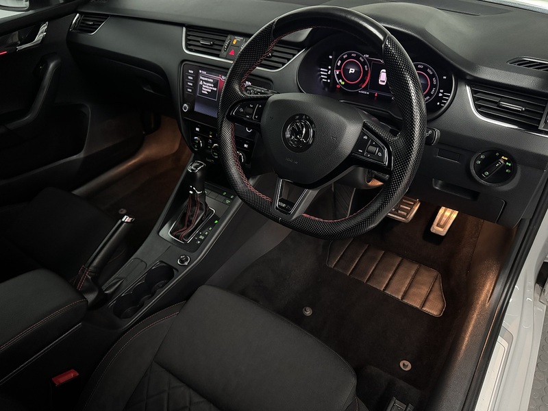 Skoda Octavia 2.0 TSI GPF vRS Estate 5dr Petrol DSG Euro 6 (s/s) (245 ps) - U617