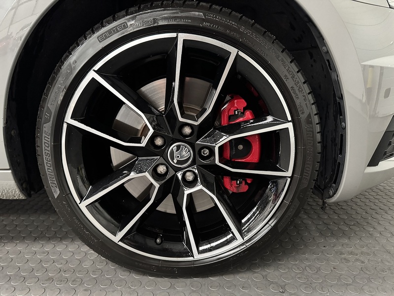 Skoda Octavia 2.0 TSI GPF vRS Estate 5dr Petrol DSG Euro 6 (s/s) (245 ps) - U617