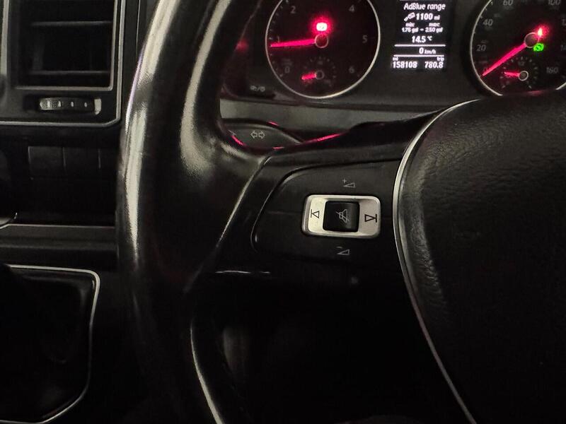 Volkswagen Caravelle 2.0 BiTDI BlueMotion Tech SE MPV 5dr Diesel DSG Euro 6 (s/s) (204 ps) - U620