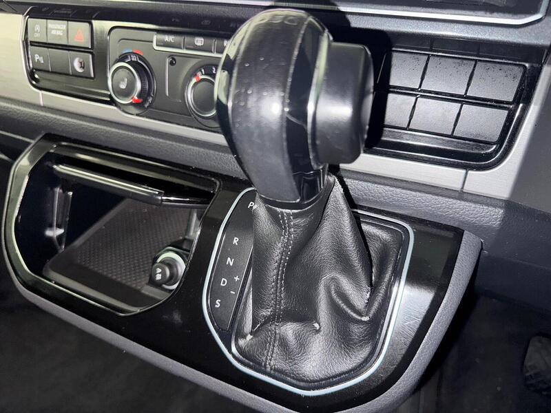 Volkswagen Caravelle 2.0 BiTDI BlueMotion Tech SE MPV 5dr Diesel DSG Euro 6 (s/s) (204 ps) - U620