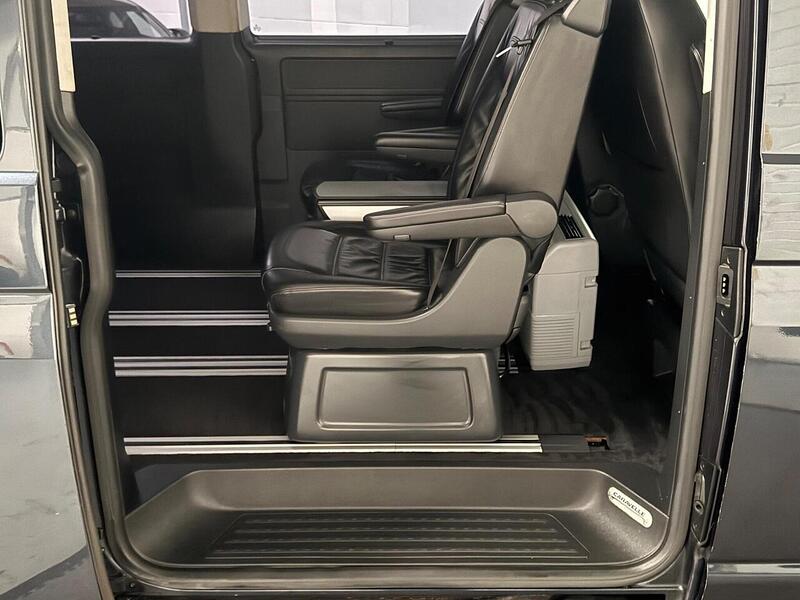 Volkswagen Caravelle 2.0 BiTDI BlueMotion Tech SE MPV 5dr Diesel DSG Euro 6 (s/s) (204 ps) - U620