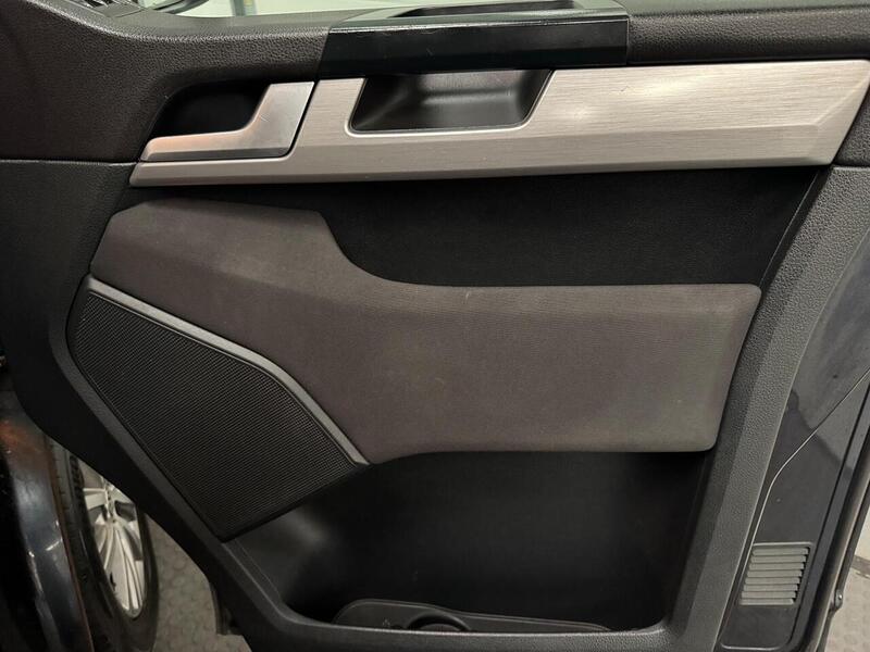 Volkswagen Caravelle 2.0 BiTDI BlueMotion Tech SE MPV 5dr Diesel DSG Euro 6 (s/s) (204 ps) - U620