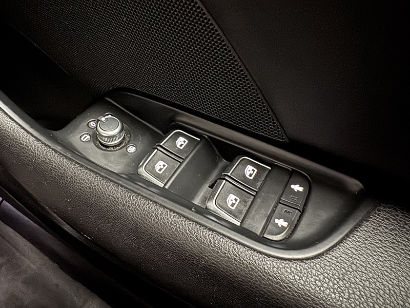 Audi A3 2.0 TDI S line Saloon 4dr Diesel Manual Euro 6 (s/s) (150 ps) - U623