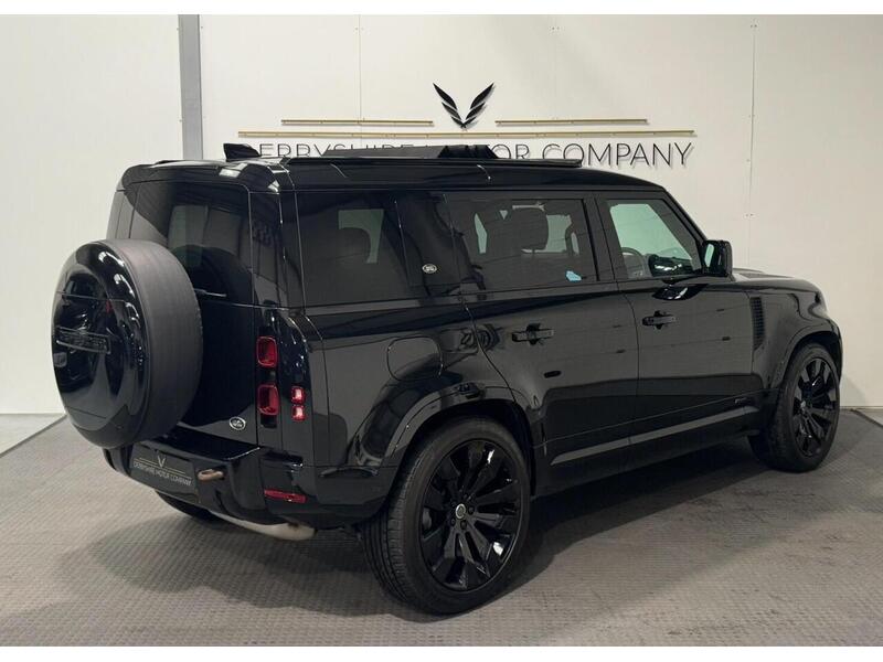 Land Rover Defender 110 3.0 D250 MHEV X-Dynamic SE SUV 5dr Diesel Auto 4WD Euro 6 (s/s) (250 ps) - U629