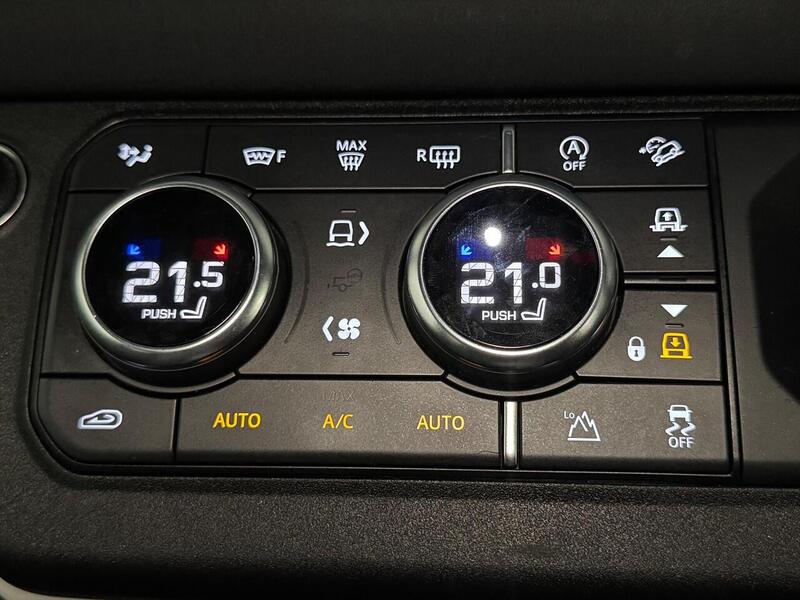 Land Rover Defender 110 3.0 D250 MHEV X-Dynamic SE SUV 5dr Diesel Auto 4WD Euro 6 (s/s) (250 ps) - U629