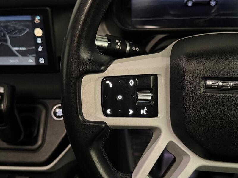 Land Rover Defender 110 3.0 D250 MHEV X-Dynamic SE SUV 5dr Diesel Auto 4WD Euro 6 (s/s) (250 ps) - U629