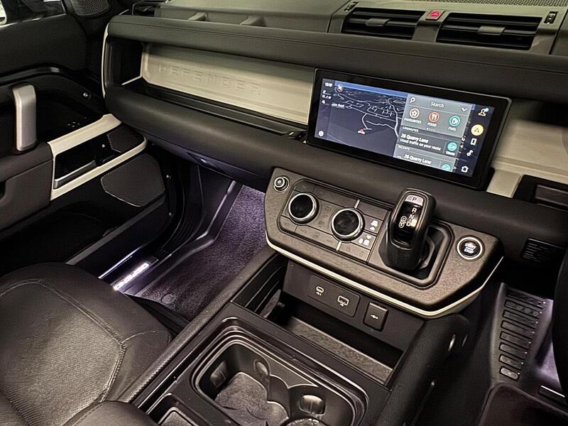 Land Rover Defender 110 3.0 D250 MHEV X-Dynamic SE SUV 5dr Diesel Auto 4WD Euro 6 (s/s) (250 ps) - U629