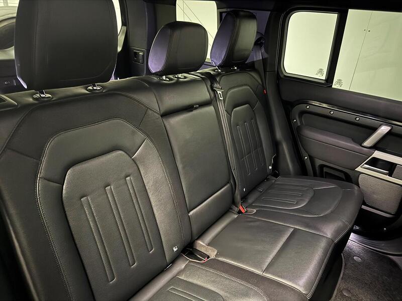 Land Rover Defender 110 3.0 D250 MHEV X-Dynamic SE SUV 5dr Diesel Auto 4WD Euro 6 (s/s) (250 ps) - U629