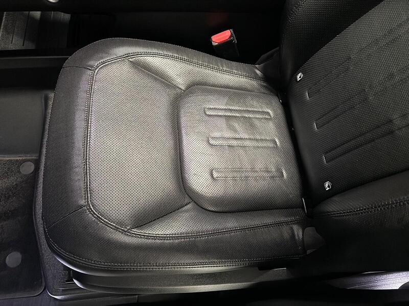 Land Rover Defender 110 3.0 D250 MHEV X-Dynamic SE SUV 5dr Diesel Auto 4WD Euro 6 (s/s) (250 ps) - U629