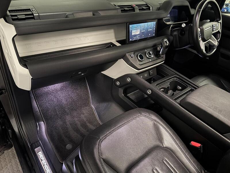 Land Rover Defender 110 3.0 D250 MHEV X-Dynamic SE SUV 5dr Diesel Auto 4WD Euro 6 (s/s) (250 ps) - U629