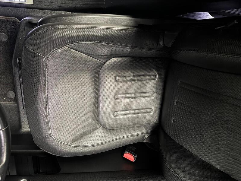 Land Rover Defender 110 3.0 D250 MHEV X-Dynamic SE SUV 5dr Diesel Auto 4WD Euro 6 (s/s) (250 ps) - U629