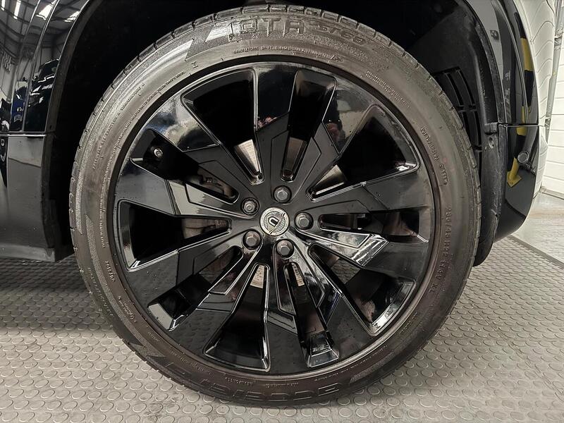 Land Rover Defender 110 3.0 D250 MHEV X-Dynamic SE SUV 5dr Diesel Auto 4WD Euro 6 (s/s) (250 ps) - U629