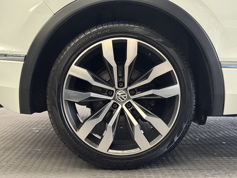 Volkswagen Tiguan 2.0 TDI BlueMotion Tech R-Line SUV 5dr Diesel DSG 4Motion Euro 6 (s/s) (150 ps) - U631