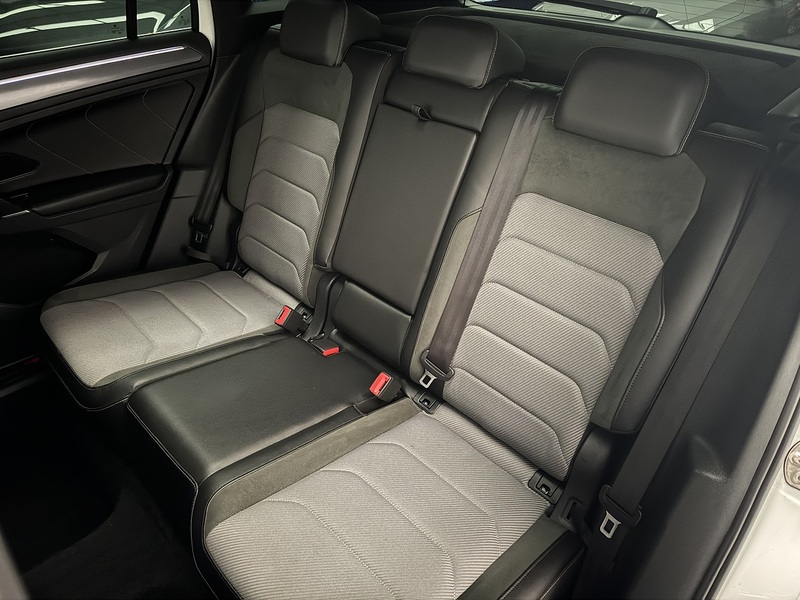 Volkswagen Tiguan 2.0 TDI BlueMotion Tech R-Line SUV 5dr Diesel DSG 4Motion Euro 6 (s/s) (150 ps) - U631
