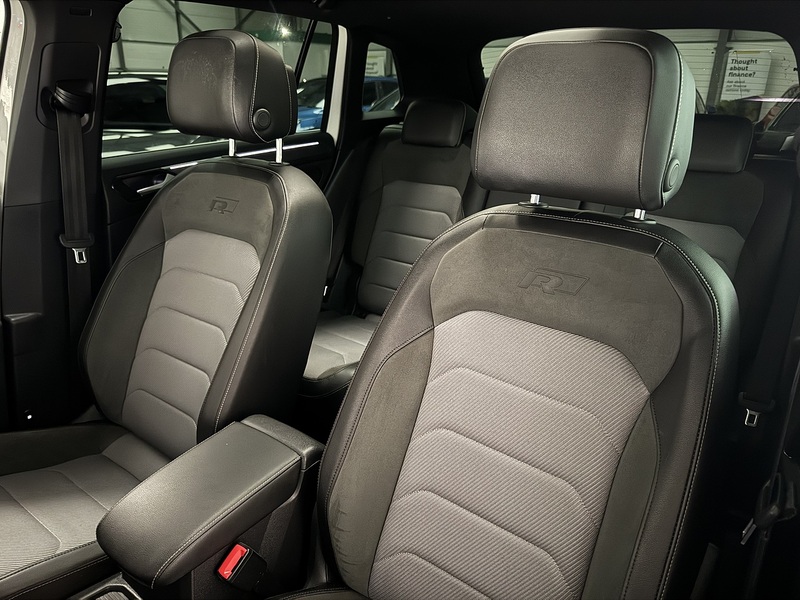 Volkswagen Tiguan 2.0 TDI BlueMotion Tech R-Line SUV 5dr Diesel DSG 4Motion Euro 6 (s/s) (150 ps) - U631