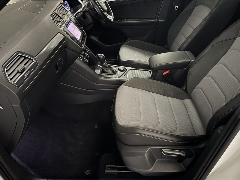 Volkswagen Tiguan 2.0 TDI BlueMotion Tech R-Line SUV 5dr Diesel DSG 4Motion Euro 6 (s/s) (150 ps) - U631