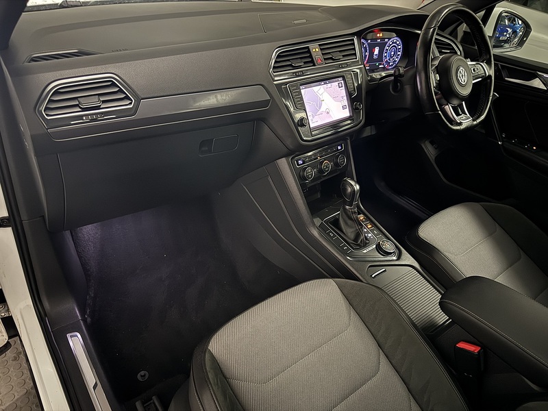 Volkswagen Tiguan 2.0 TDI BlueMotion Tech R-Line SUV 5dr Diesel DSG 4Motion Euro 6 (s/s) (150 ps) - U631