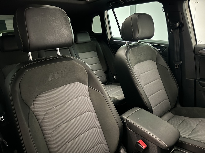 Volkswagen Tiguan 2.0 TDI BlueMotion Tech R-Line SUV 5dr Diesel DSG 4Motion Euro 6 (s/s) (150 ps) - U631