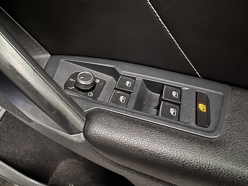 Volkswagen Tiguan 2.0 TDI BlueMotion Tech R-Line SUV 5dr Diesel DSG 4Motion Euro 6 (s/s) (150 ps) - U631