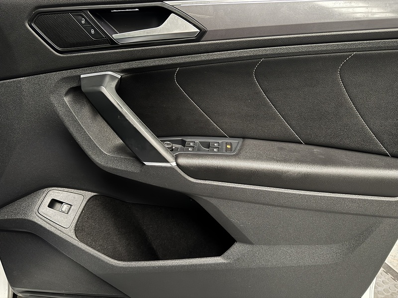 Volkswagen Tiguan 2.0 TDI BlueMotion Tech R-Line SUV 5dr Diesel DSG 4Motion Euro 6 (s/s) (150 ps) - U631