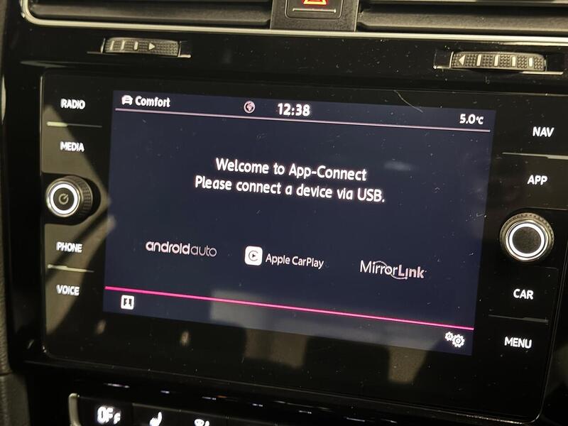 Volkswagen Golf 2.0 TSI R Hatchback 5dr Petrol DSG 4Motion Euro 6 (s/s) (310 ps) - U654