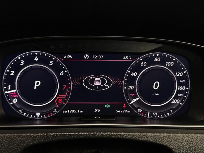 Volkswagen Golf 2.0 TSI R Hatchback 5dr Petrol DSG 4Motion Euro 6 (s/s) (310 ps) - U654