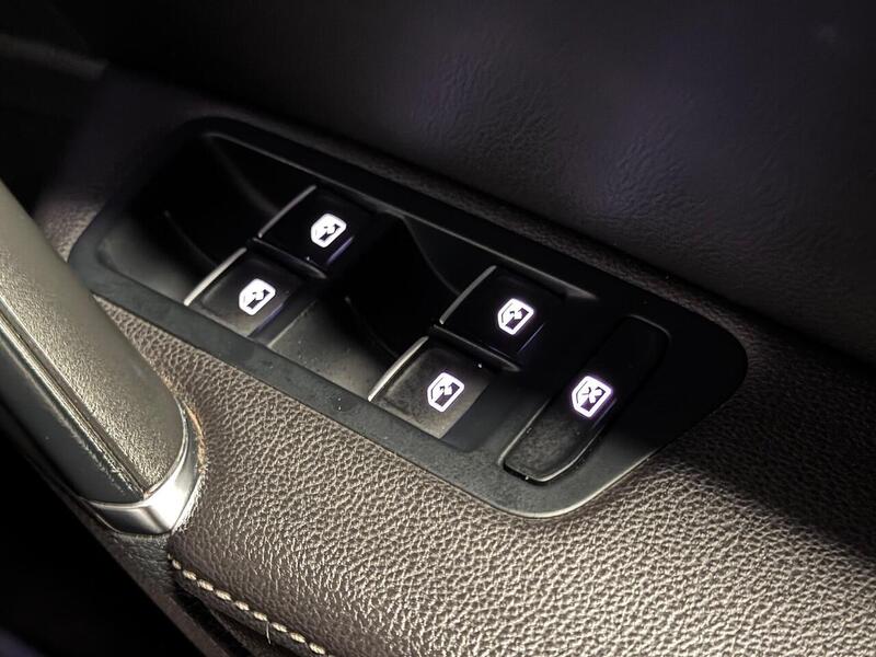 Volkswagen Golf 2.0 TSI R Hatchback 5dr Petrol DSG 4Motion Euro 6 (s/s) (310 ps) - U654