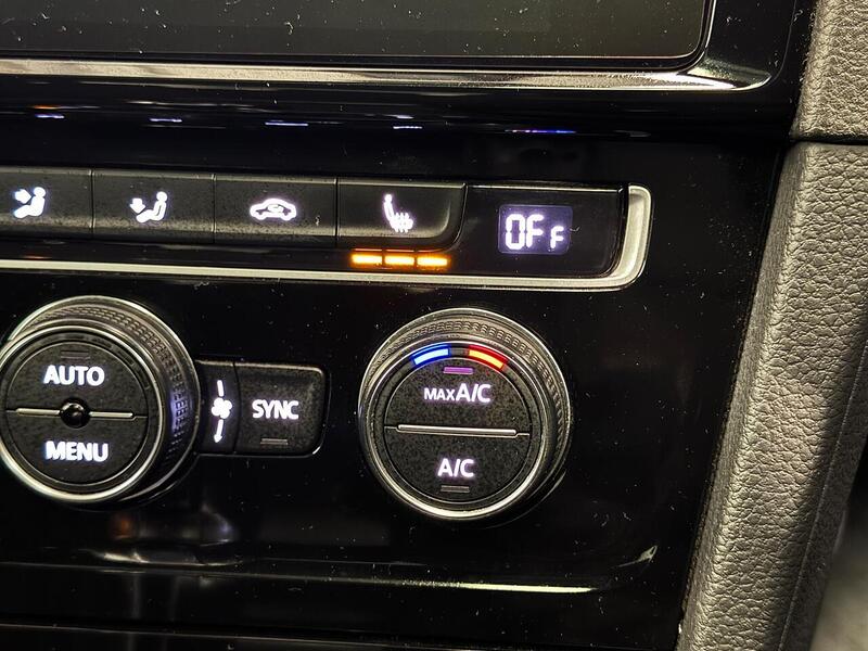 Volkswagen Golf 2.0 TSI R Hatchback 5dr Petrol DSG 4Motion Euro 6 (s/s) (310 ps) - U654