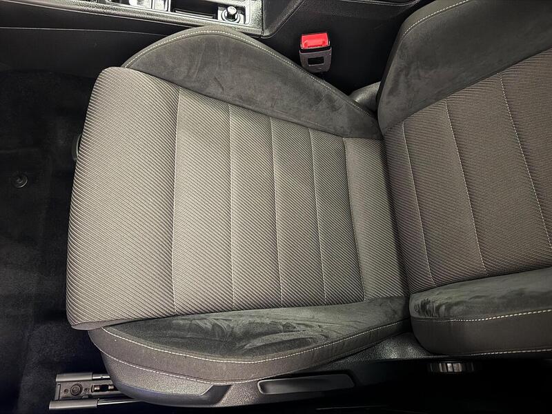 Volkswagen Golf 2.0 TSI R Hatchback 5dr Petrol DSG 4Motion Euro 6 (s/s) (310 ps) - U654