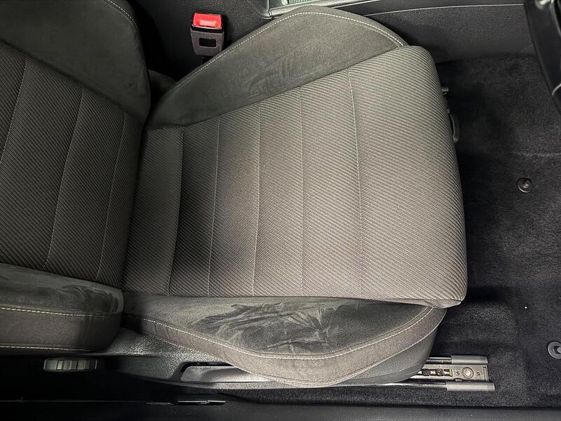 Volkswagen Golf 2.0 TSI R Hatchback 5dr Petrol DSG 4Motion Euro 6 (s/s) (310 ps) - U654