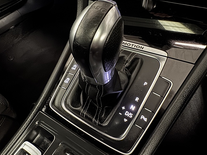 Volkswagen Golf 2.0 TSI R Hatchback 5dr Petrol DSG 4Motion Euro 6 (s/s) (310 ps) - U654