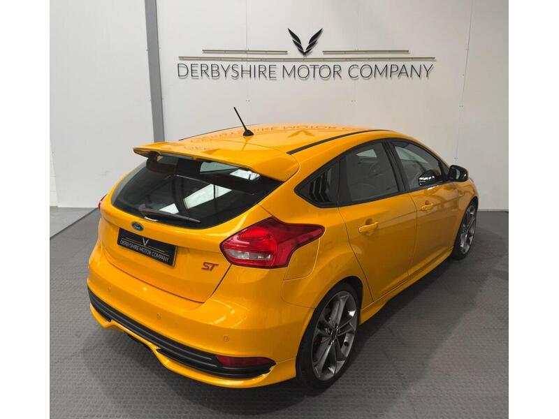 Ford Focus 2.0T EcoBoost ST-3 Hatchback 5dr Petrol Manual Eur Hatchback 2.0 Manual Petrol - U658