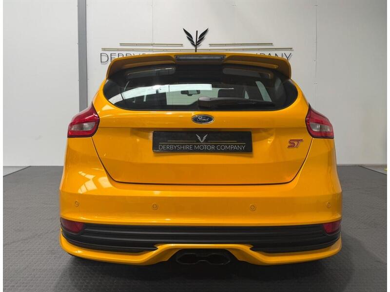 Ford Focus 2.0T EcoBoost ST-3 Hatchback 5dr Petrol Manual Eur Hatchback 2.0 Manual Petrol - U658