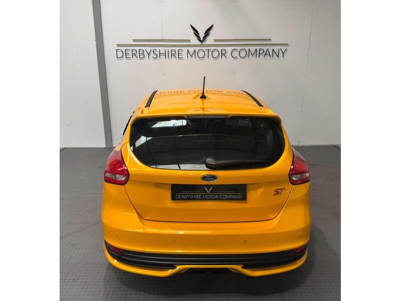 Ford Focus 2.0T EcoBoost ST-3 Hatchback 5dr Petrol Manual Eur Hatchback 2.0 Manual Petrol - U658