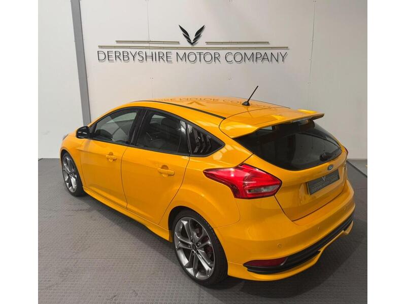 Ford Focus 2.0T EcoBoost ST-3 Hatchback 5dr Petrol Manual Eur Hatchback 2.0 Manual Petrol - U658