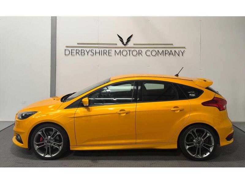 Ford Focus 2.0T EcoBoost ST-3 Hatchback 5dr Petrol Manual Eur Hatchback 2.0 Manual Petrol - U658