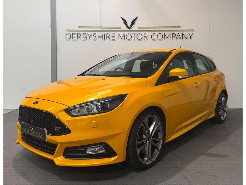 Ford Focus 2.0T EcoBoost ST-3 Hatchback 5dr Petrol Manual Eur Hatchback 2.0 Manual Petrol - U658