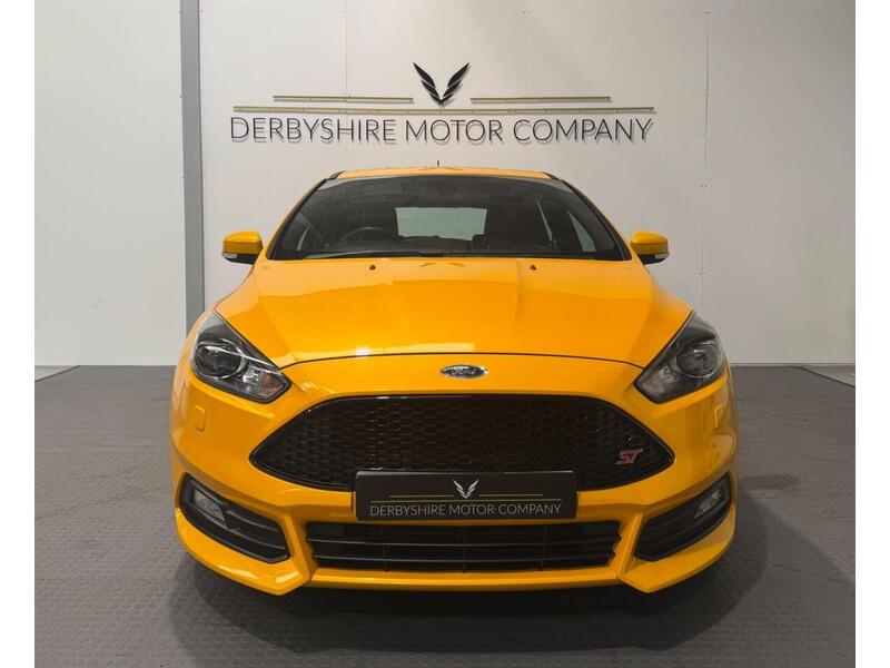 Ford Focus 2.0T EcoBoost ST-3 Hatchback 5dr Petrol Manual Eur Hatchback 2.0 Manual Petrol - U658