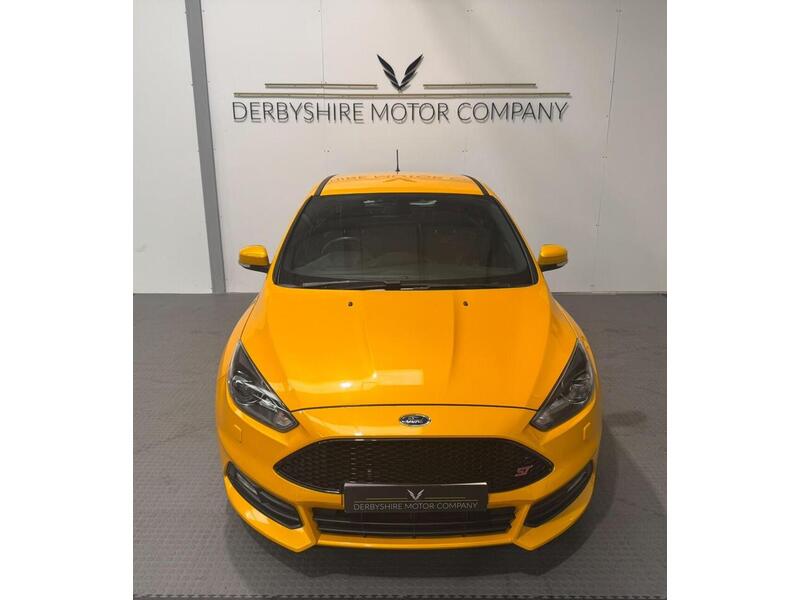 Ford Focus 2.0T EcoBoost ST-3 Hatchback 5dr Petrol Manual Eur Hatchback 2.0 Manual Petrol - U658