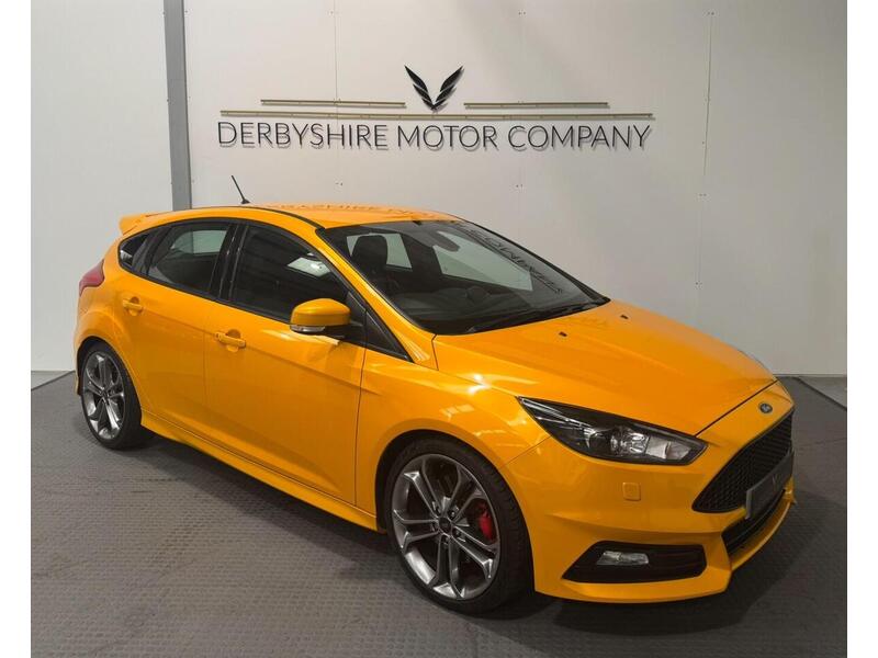 Ford Focus 2.0T EcoBoost ST-3 Hatchback 5dr Petrol Manual Eur Hatchback 2.0 Manual Petrol - U658