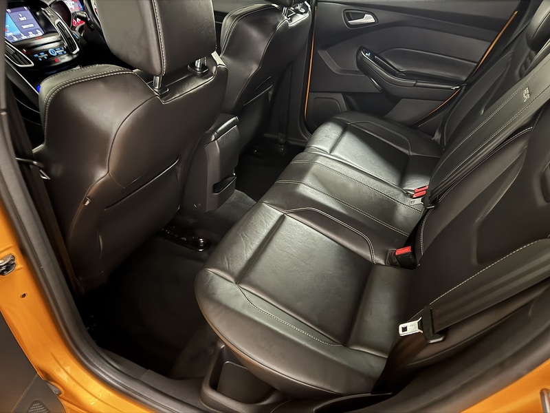 Ford Focus 2.0T EcoBoost ST-3 Hatchback 5dr Petrol Manual Eur Hatchback 2.0 Manual Petrol - U658