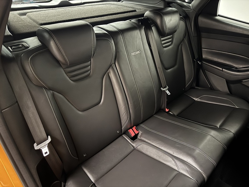 Ford Focus 2.0T EcoBoost ST-3 Hatchback 5dr Petrol Manual Eur Hatchback 2.0 Manual Petrol - U658