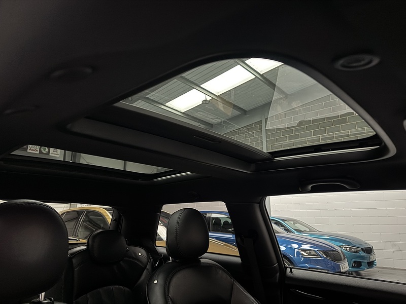 MINI Hatch 2.0 John Cooper Works Hatchback 3dr Petrol Auto Euro 6 (s/s) (231 ps) - U660