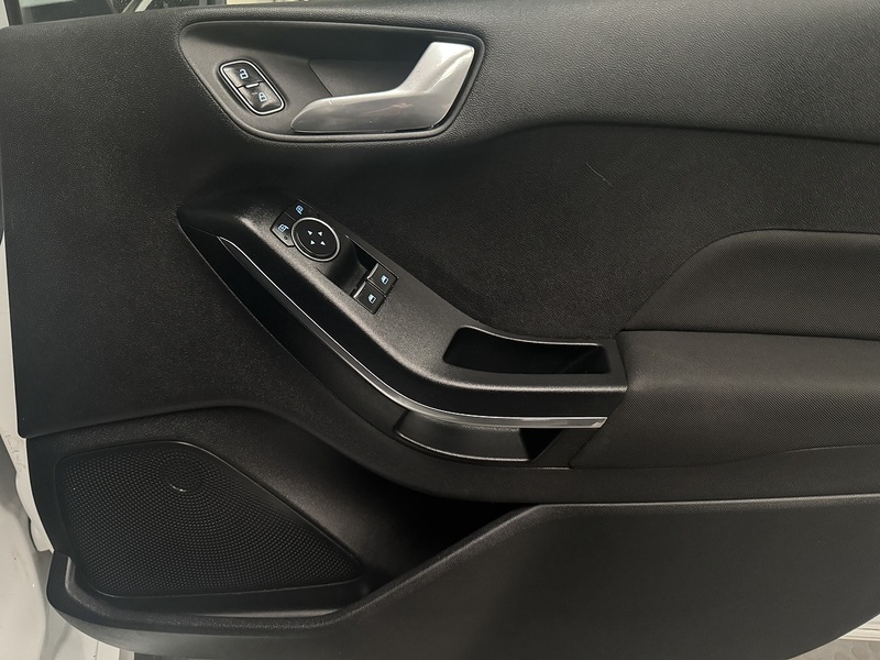 Ford Fiesta 1.0T EcoBoost ST-Line Hatchback 5dr Petrol Manual Euro 6 (s/s) (100 ps) - U664