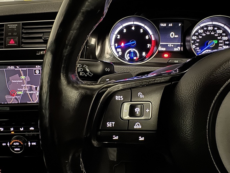 Volkswagen Golf 2.0 TSI BlueMotion Tech R Hatchback 5dr Petrol DSG 4Motion Euro 6 (s/s) (300 ps) - U666